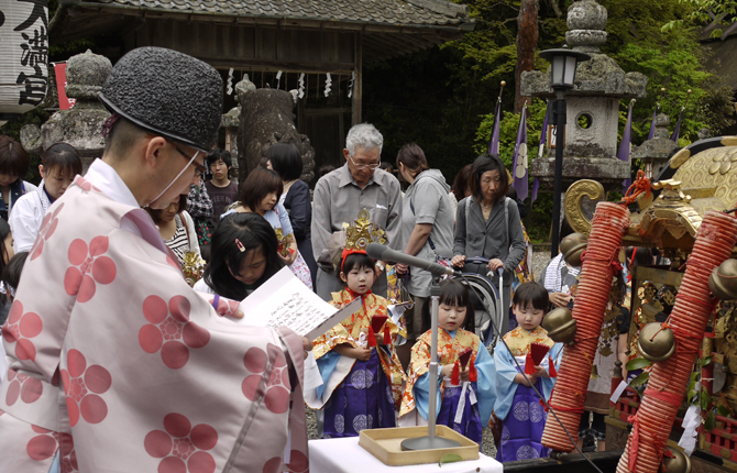 平成２４年度春祭り 無事に賑やかに齋行されました。